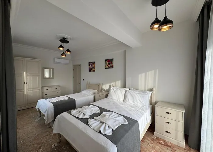 White Deluxe Oeluedeniz