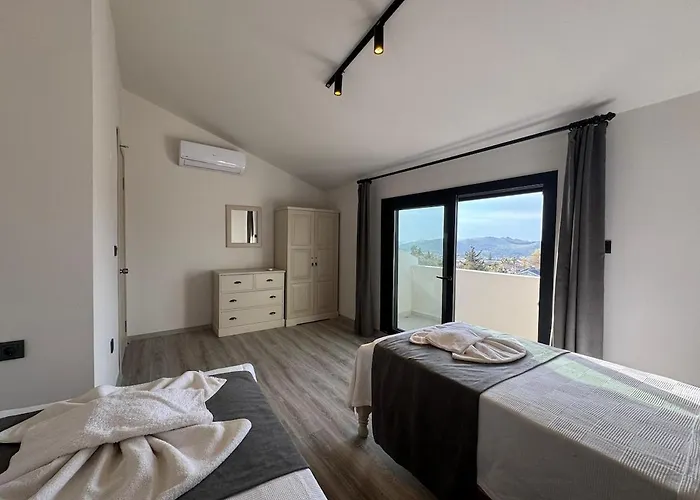 White Deluxe Oeluedeniz