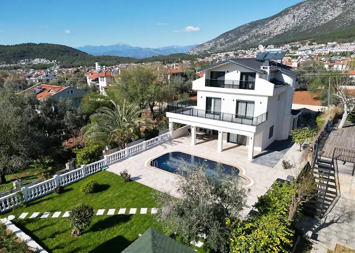 White Deluxe Oeluedeniz * Fethiye