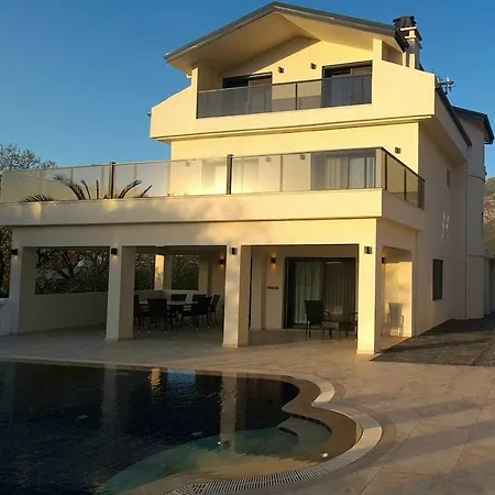 Villa White Deluxe Oeluedeniz Fethiye