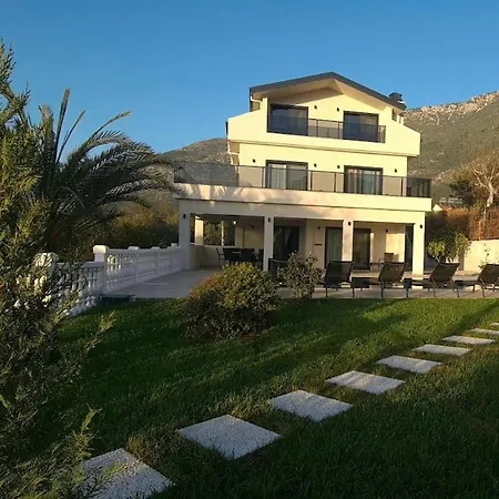 White Deluxe Oeluedeniz Fethiye