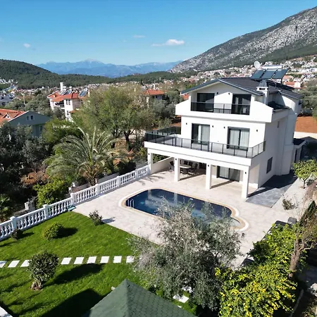 White Deluxe Oeluedeniz * Fethiye